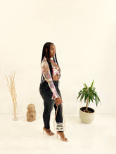 Load image into Gallery viewer, Fade to Black Distressed Skinny Jeans