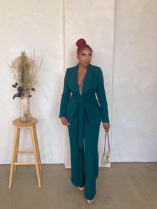 Handling Business Pant Suit in Emerald