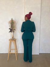 Load image into Gallery viewer, Handling Business Pant Suit in Emerald
